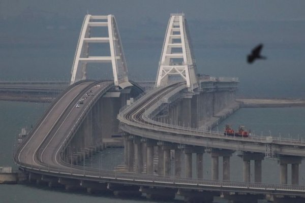 The Independent: Russia ceases military cargo transport via Crimea bridge