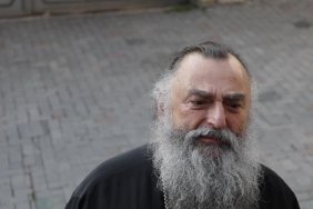 Top cleric offers home arrest for Saakashvili in his aparchy  