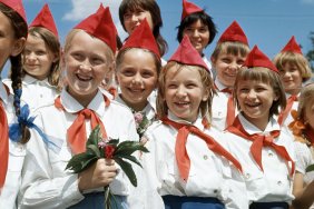 Kremlin discusses revival of Soviet era children organization- source 