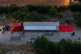 At least 46 found dead in abandoned lorry in Texas