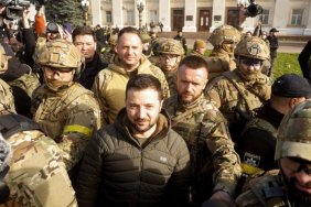 Zelenskyy arrives in Kherson to mark its recapture 