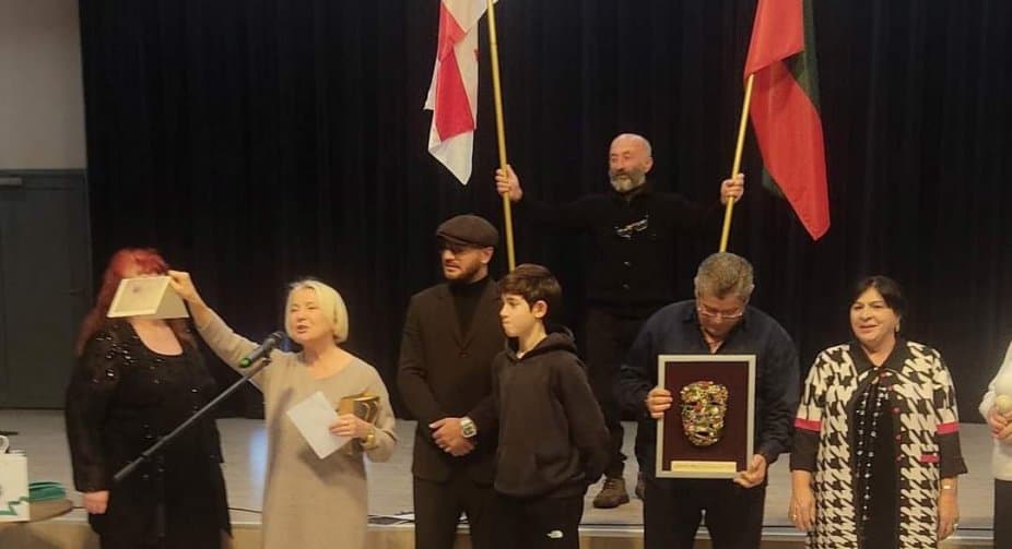 Frontnews image description