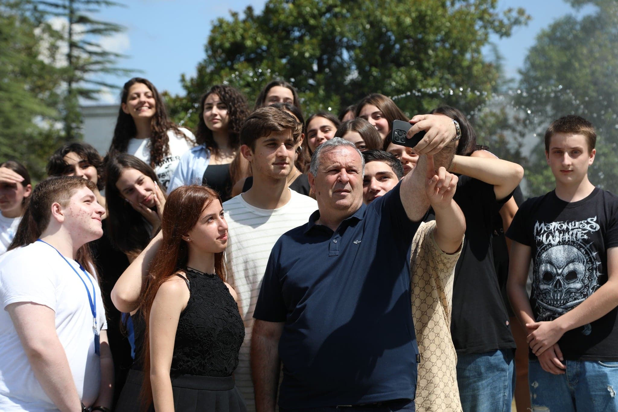 Frontnews image description