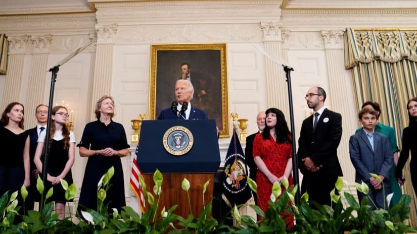 President Biden hosts Russian opposition leader Vladimir Kara-Murza at White House