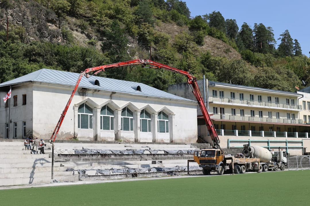 ბორჯომში, ჯემალ ზეინკლიშვილის სახელობის ცენტრალური სტადიონის რეაბილიტაცია მიმდინარეობს