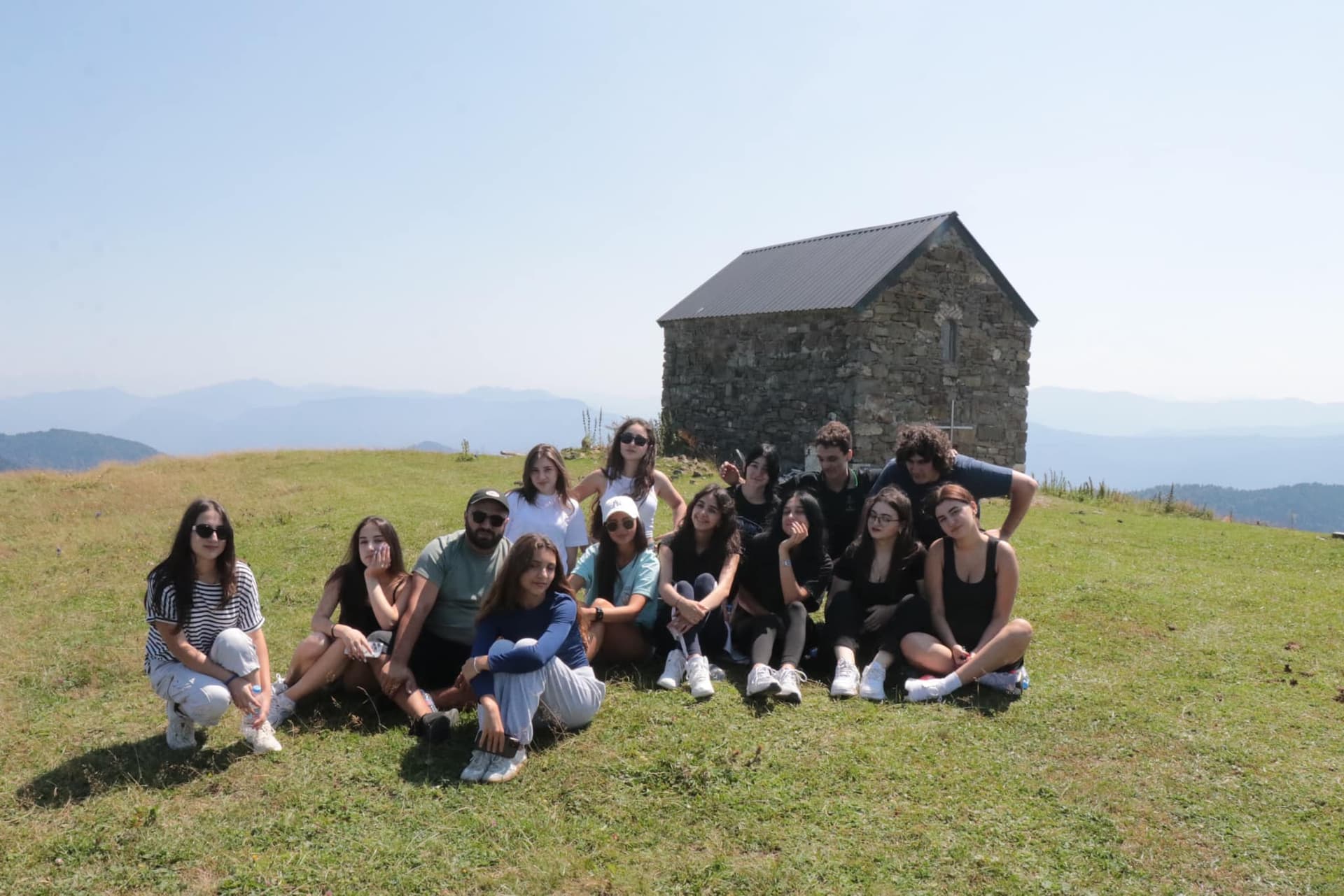 Frontnews image description