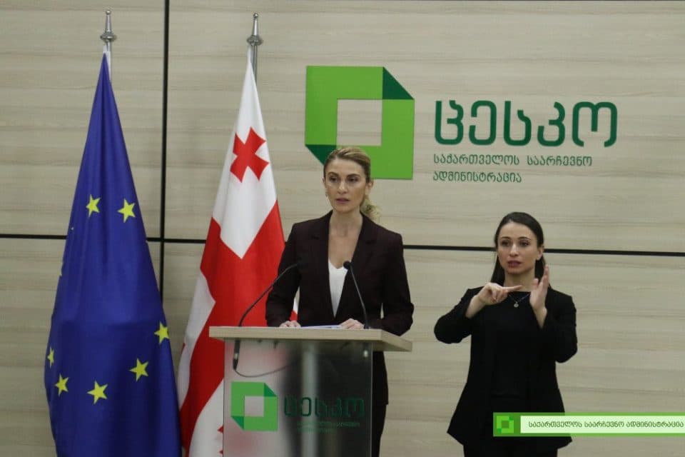 ცესკოს პრესსპიკერი – თუ ვინმეს სურს სხვა პოლიტიკური პარტიის სიაში იყოს, თავისი პარტია უნდა დატოვოს