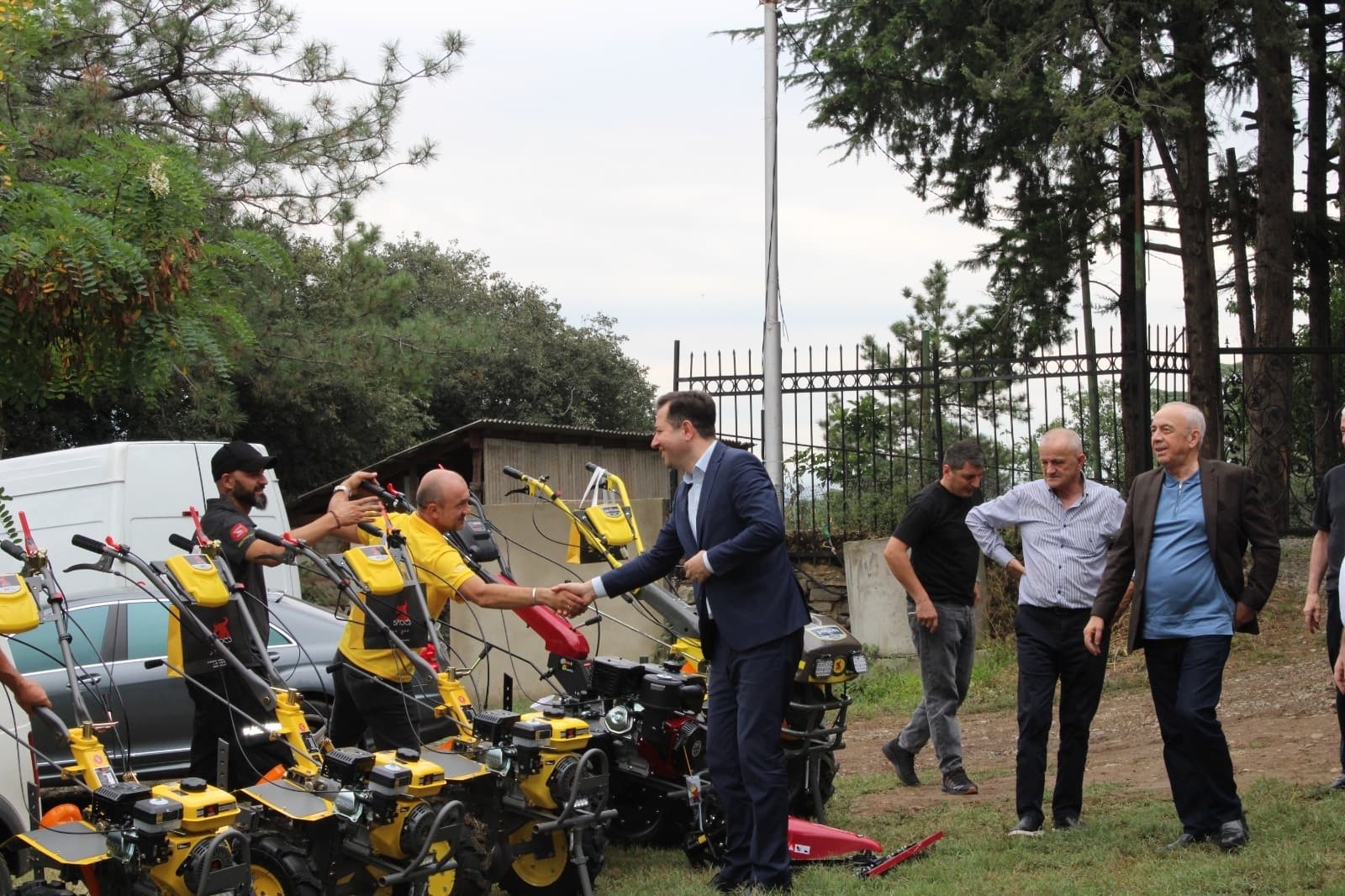 Frontnews image description