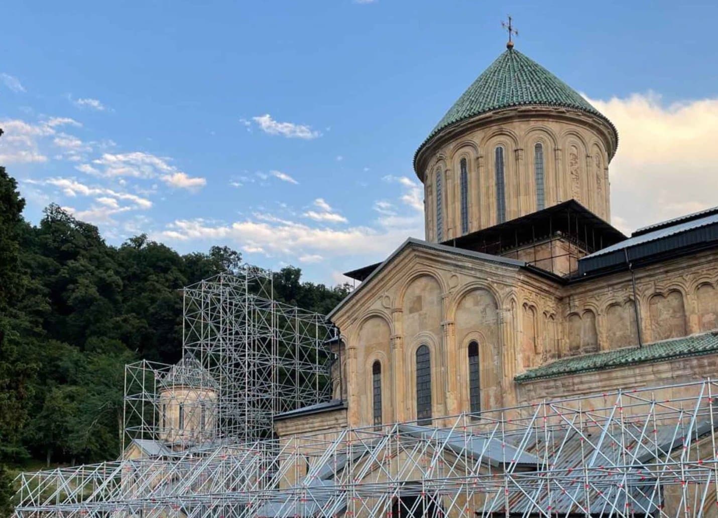 Frontnews image description