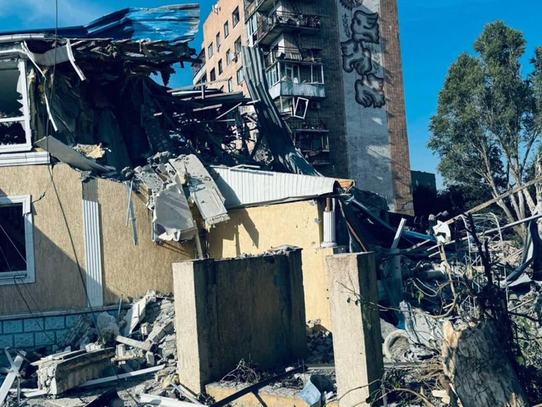 კრამატორსკზე რუსების სარაკეტო თავდასხმის შედეგად უცხოელი ჟურნალისტები დაშავდნენ