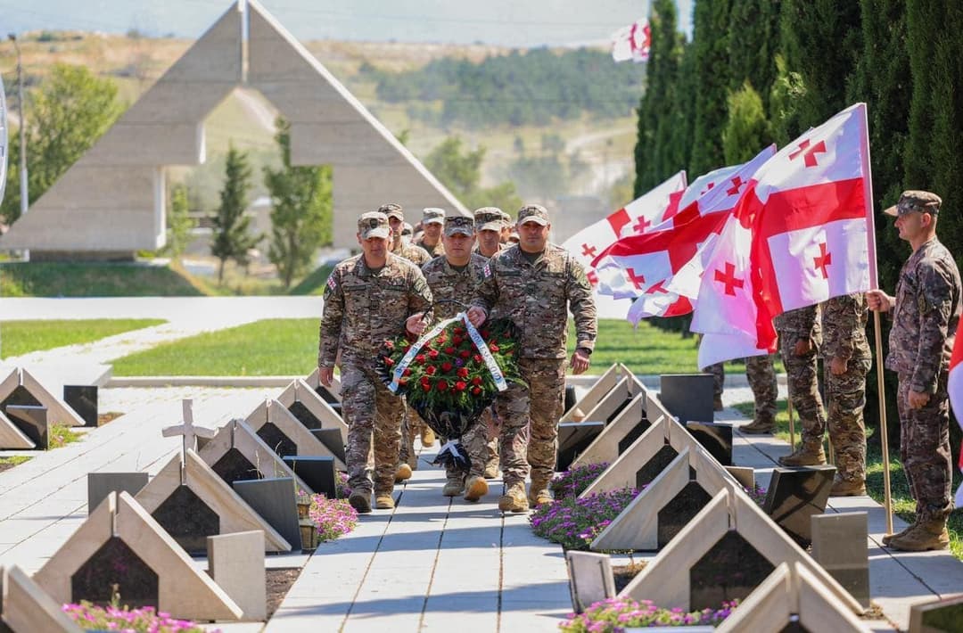 სამხედრო მოსამსახურეებმა გიორგი ანწუხელიძის ხსოვნას პატივი მიაგეს