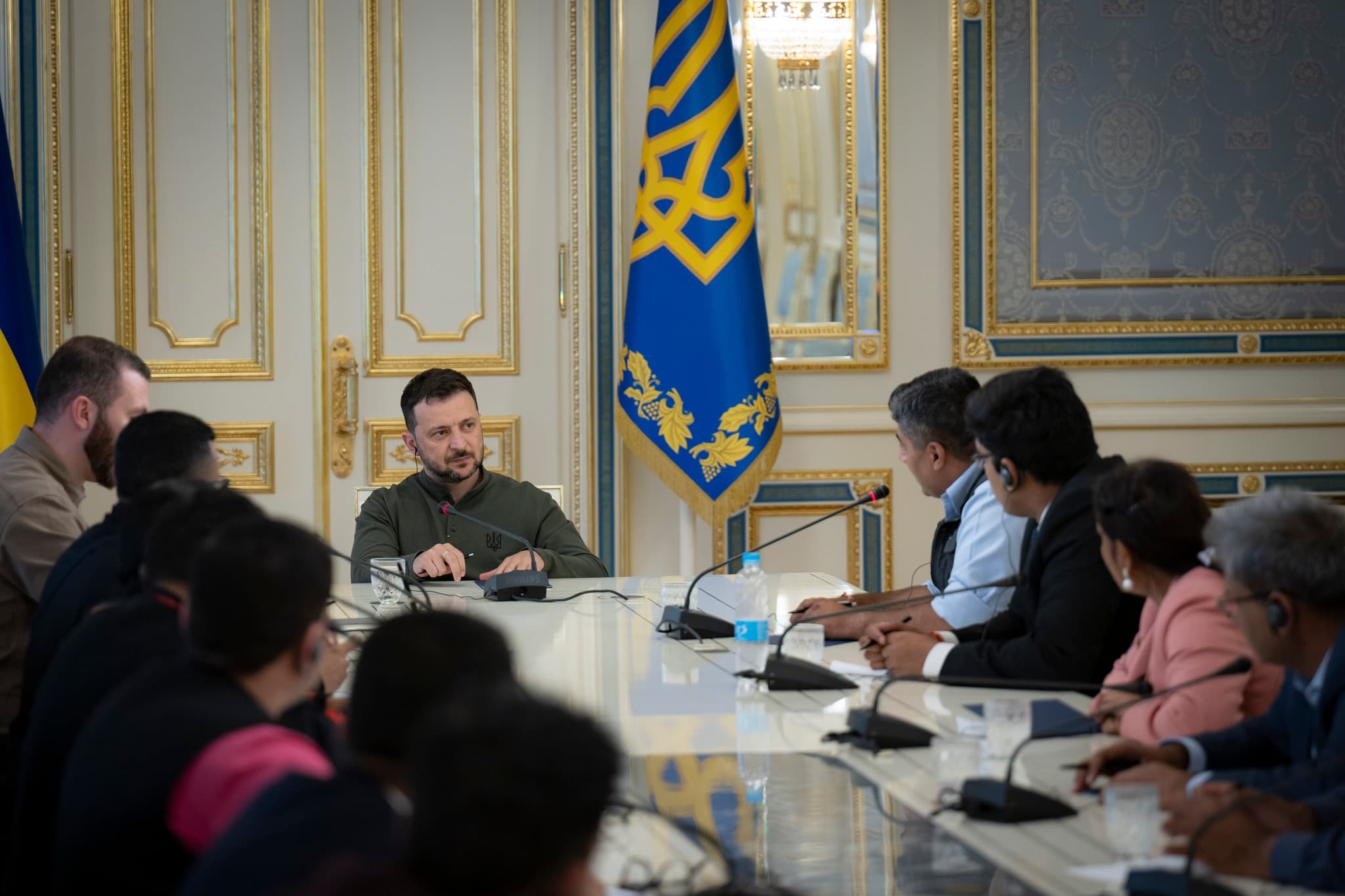 Frontnews image description