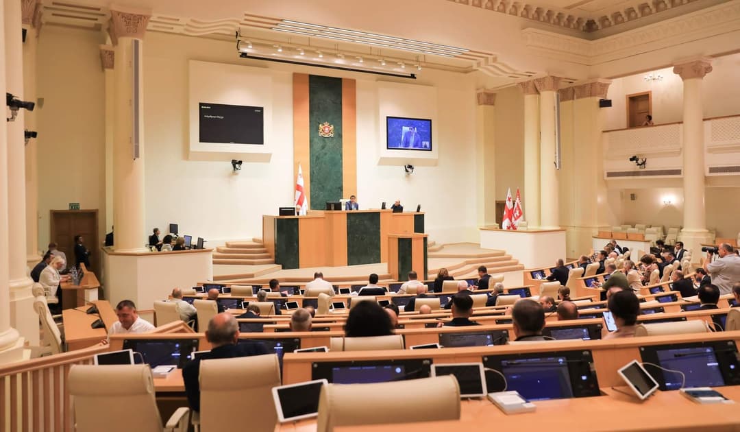 პარლამენტმა ლევან ვარშალომიძეს პარლამენტის წევრის უფლებამოსილება შეუწყვიტა