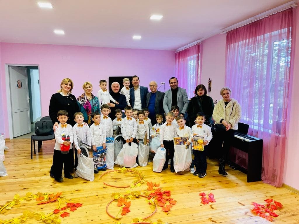 Frontnews image description