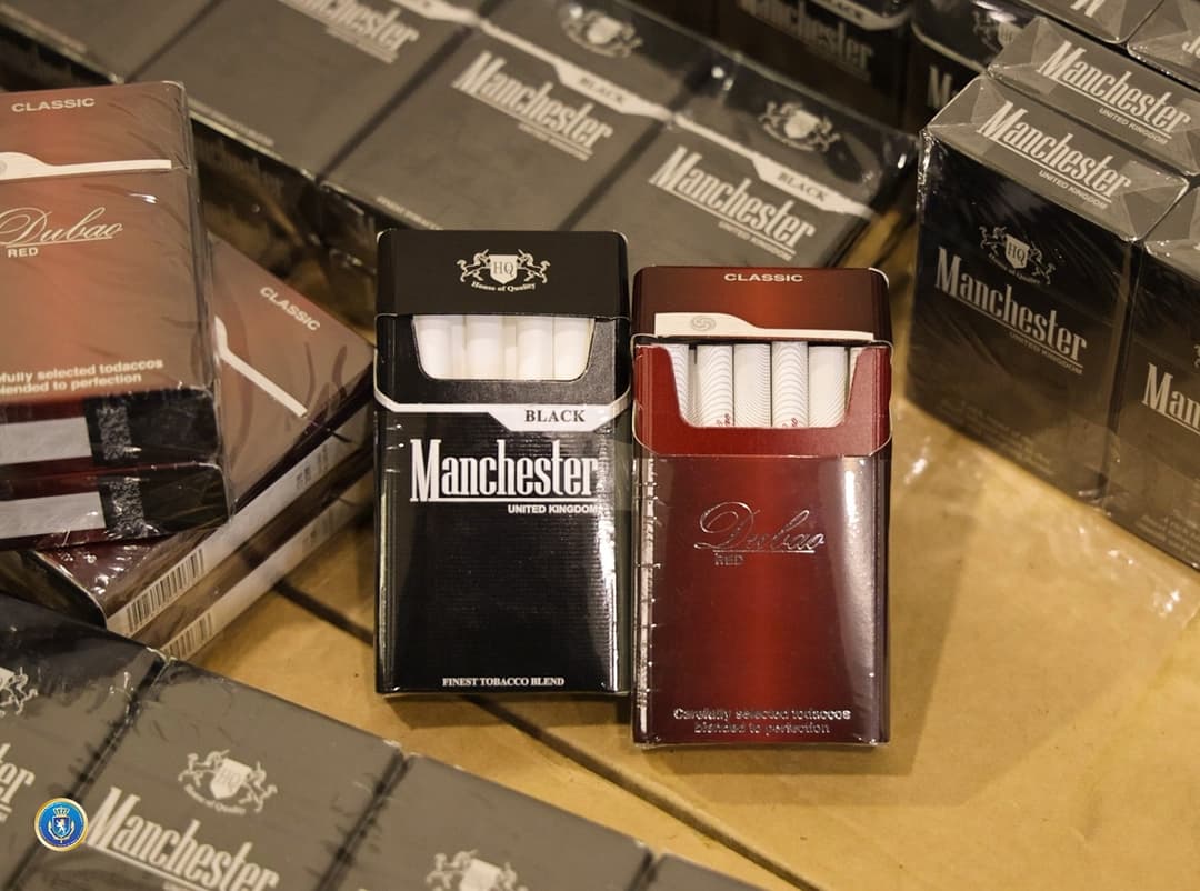 განსაკუთრებით დიდი ოდენობით უაქციზო სიგარეტის შენახვა-გადაზიდვის ფაქტზე სამი პირი დააკავეს