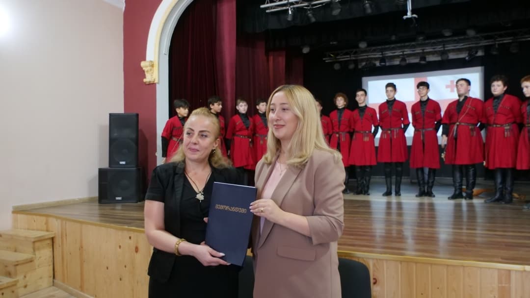 აფხაზეთიდან იძულებით გადაადგილებულ პირთა-დევნილთა მომსახურების სააგენტომ აჭარის ავტონომიური რესპუბლიკის მოსწავლე-ახალგაზრდობის სასახლესთან მემორანდუმი გააფორმა