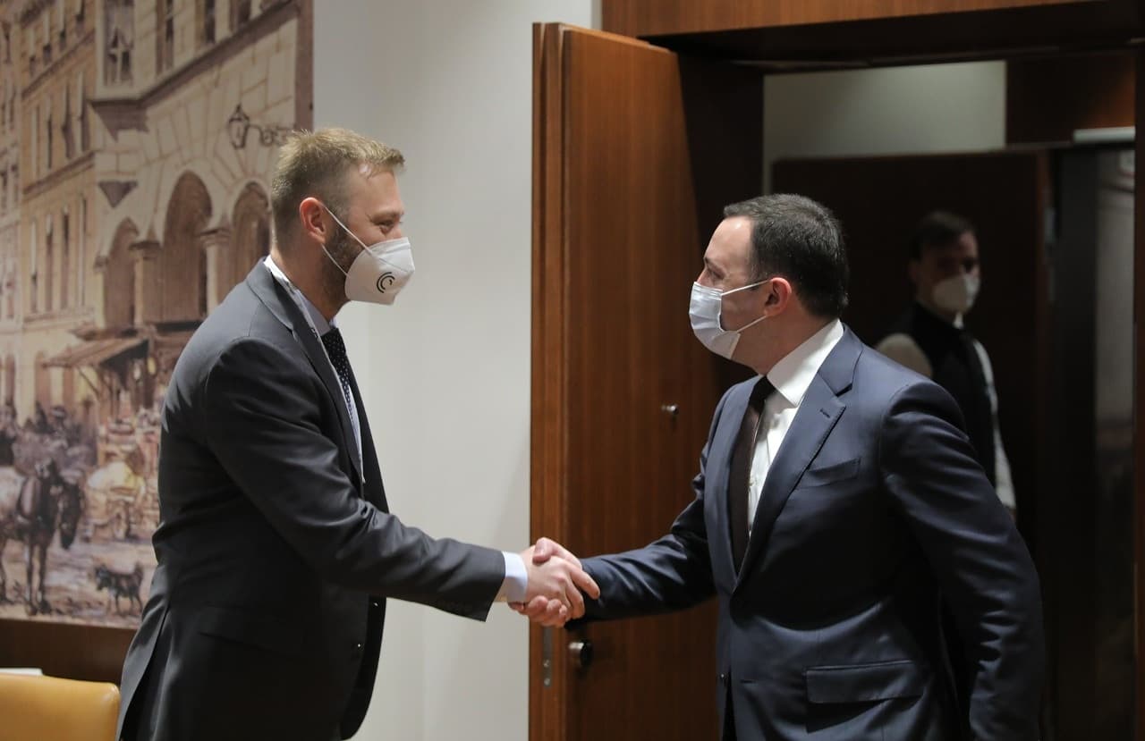 Frontnews image description