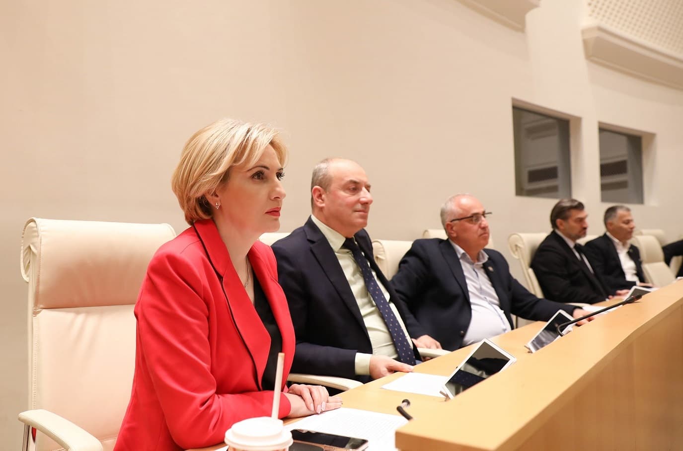 Frontnews image description