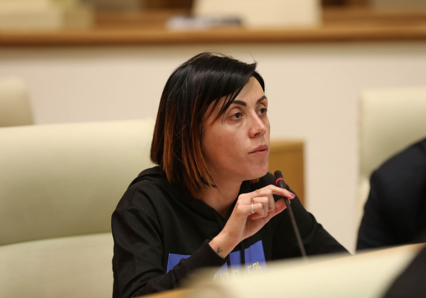 Frontnews image description