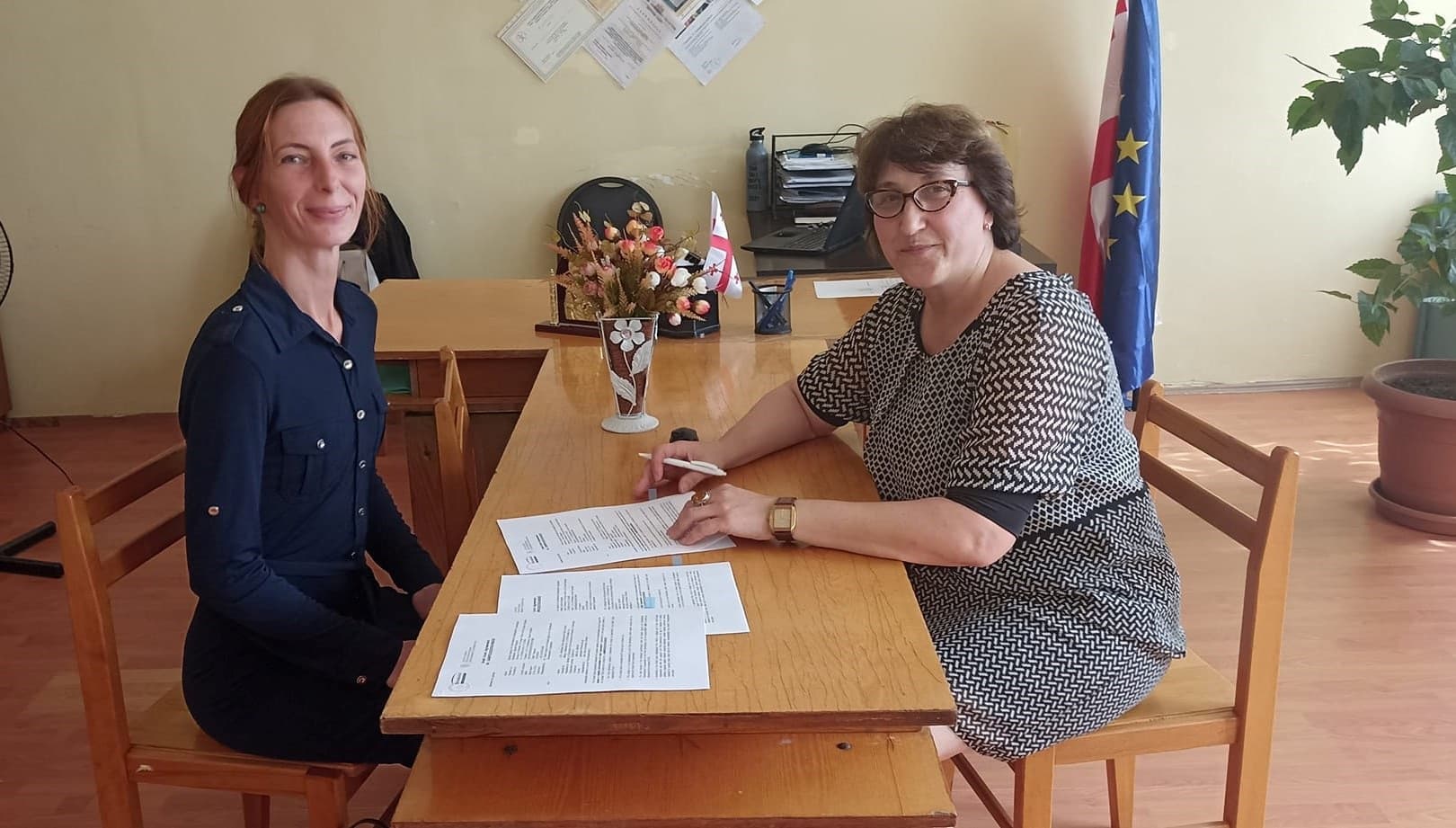 Frontnews image description