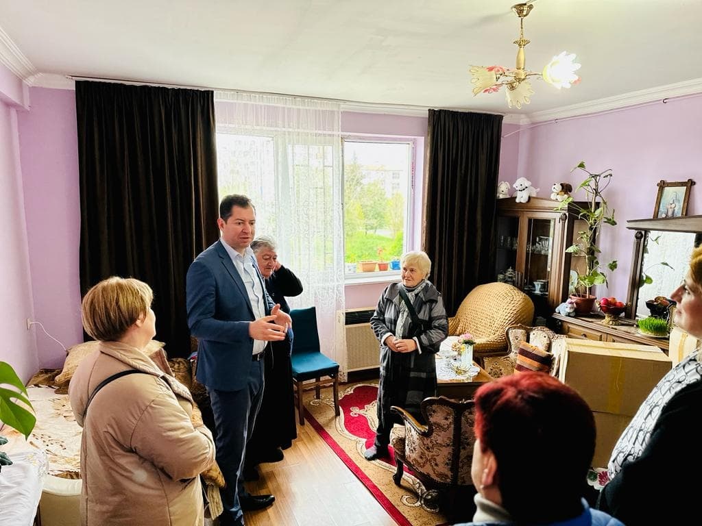 აფხაზეთის ავტონომიური რესპუბლიკის იძულებით გადაადგილებულ პირთა სამინისტრომ სააღდგომო ნობათები დაარიგა