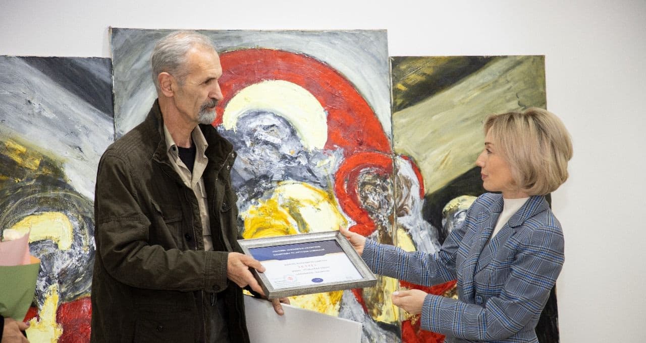 Frontnews image description