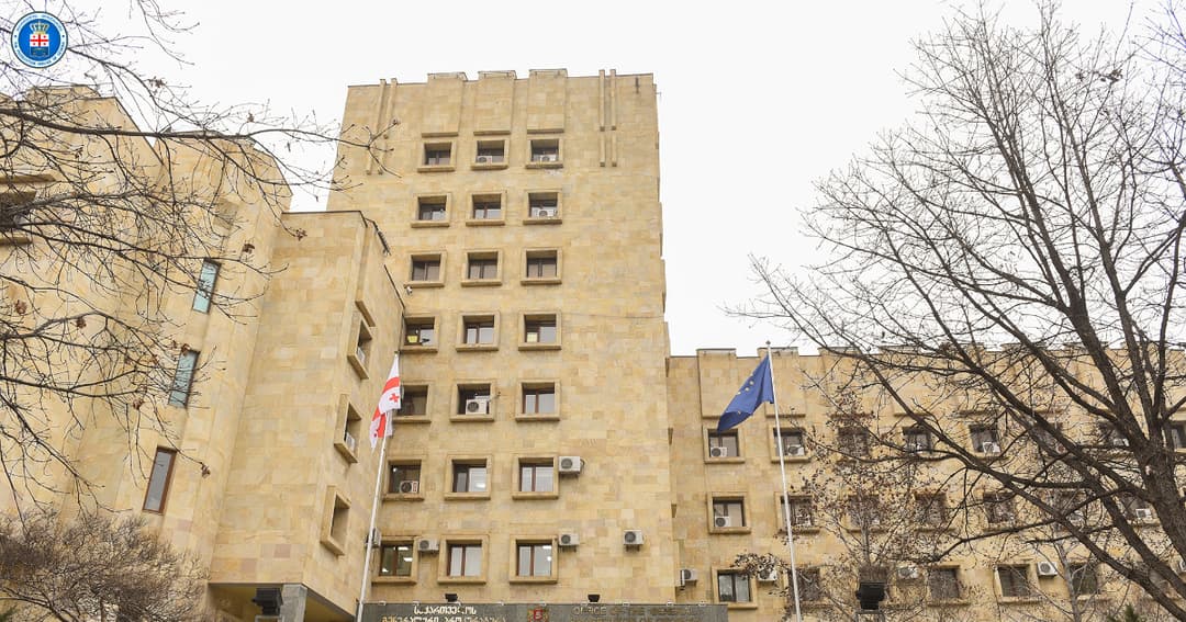 მამის განზრახ მკვლელობის ფაქტზე ბრალდებულს თავისუფლების 17 წლით აღკვეთა მიესაჯა