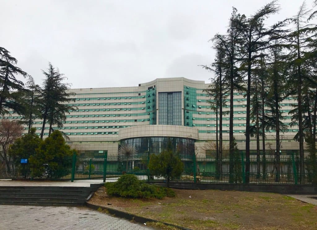 ექიმების ინფორმაციით, რესპუბლიკური საავადმყოფო პაციენტებს ვეღარ იღებს