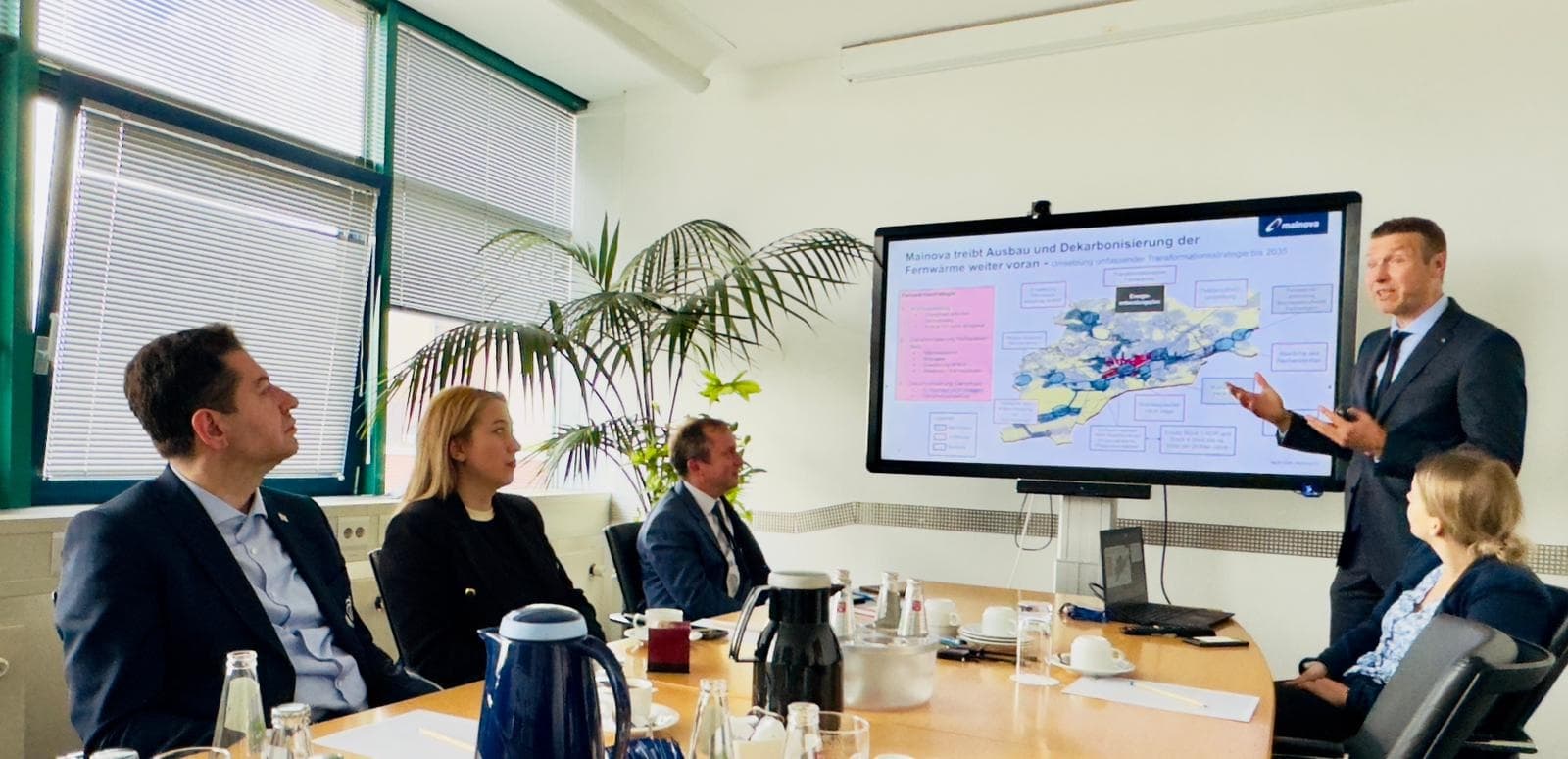 Frontnews image description