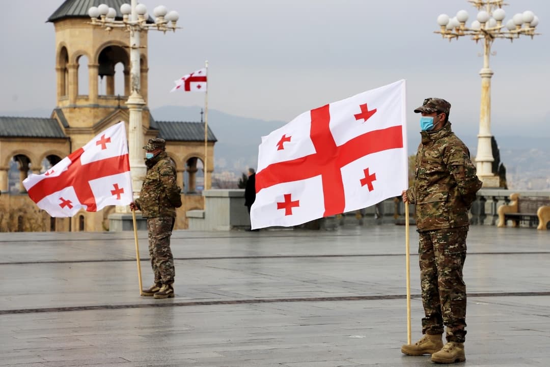 აფხაზეთის მთავრობის წევრები აფხაზეთში შეიარაღებული მოქმედებების დროს დაღუპული პირების სამოქალაქო პანაშვიდს დაესწრნენ