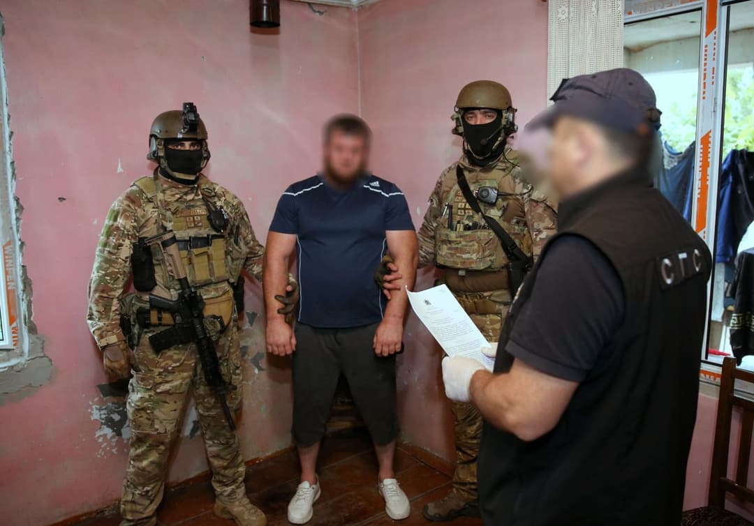 Two arrested for membership of terrorist organization Islamic State