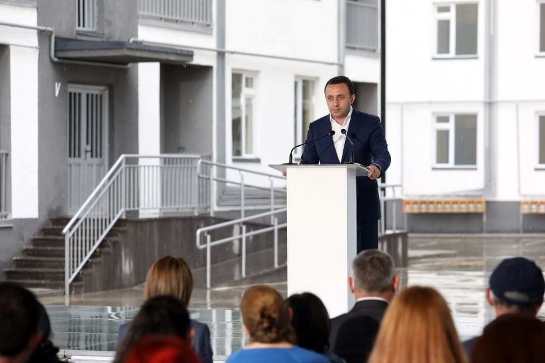 ირაკლი ღარიბაშვილი – დღემდე 27 000 ოჯახს გადავეცით და დავუკანონეთ ფართები, საცხოვრებელი ბინები, ჩვენს ძვირფას მოსახლეობას, დევნილებს