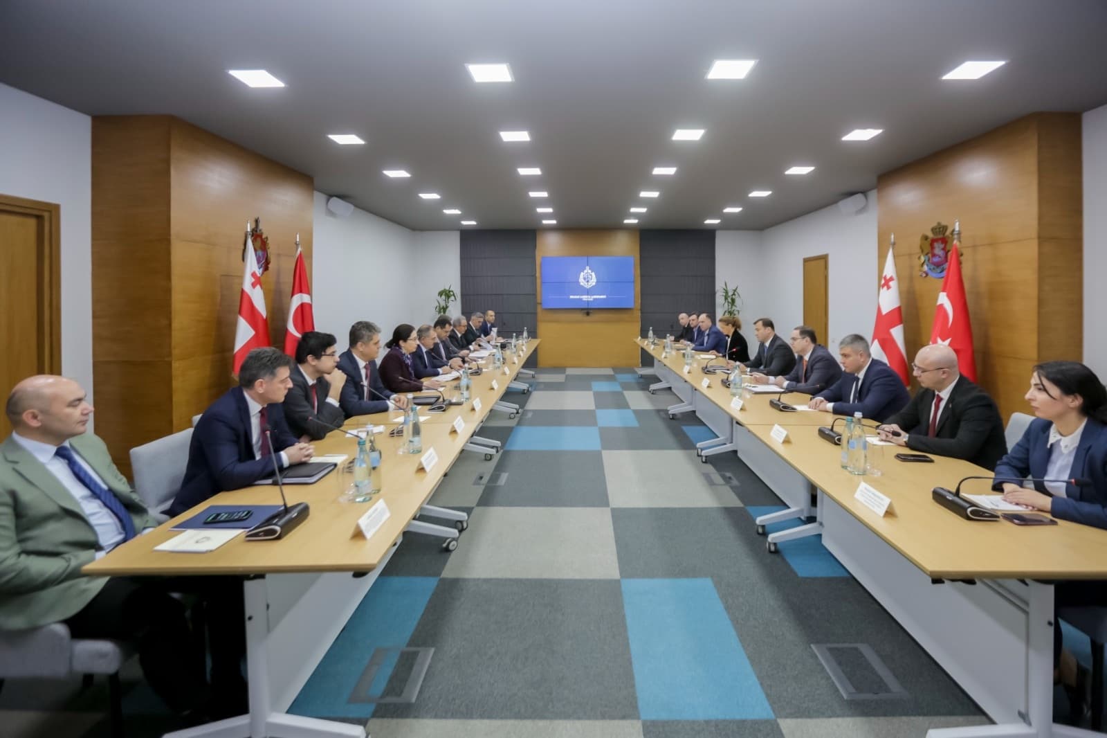 Frontnews image description