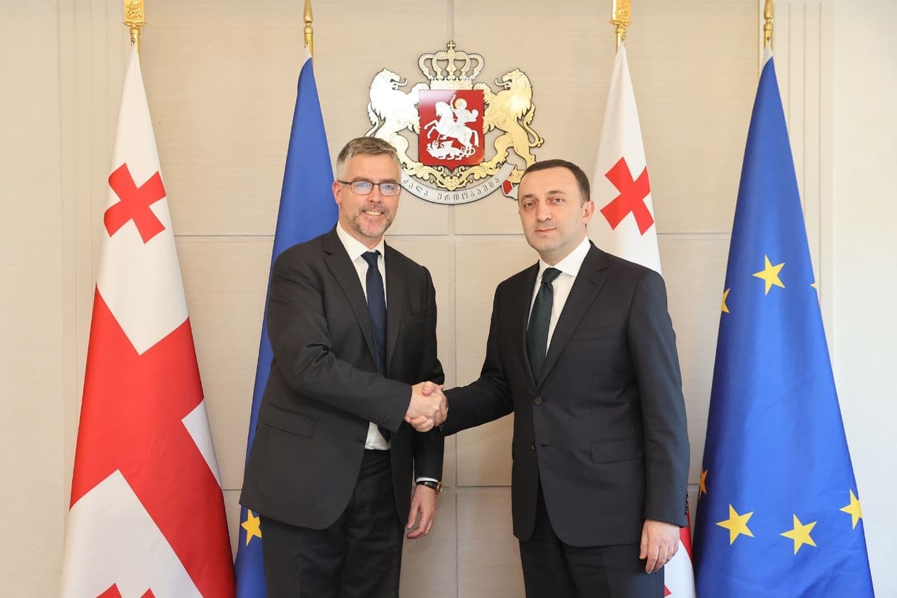 Frontnews image description