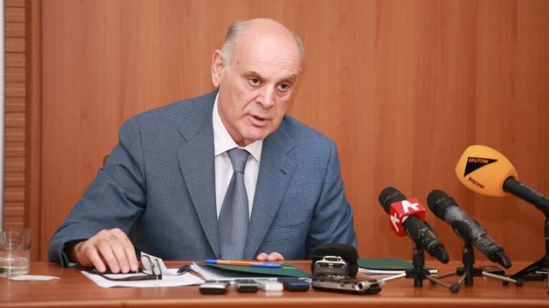 De facto Abklhazia rejects claims on changing its status