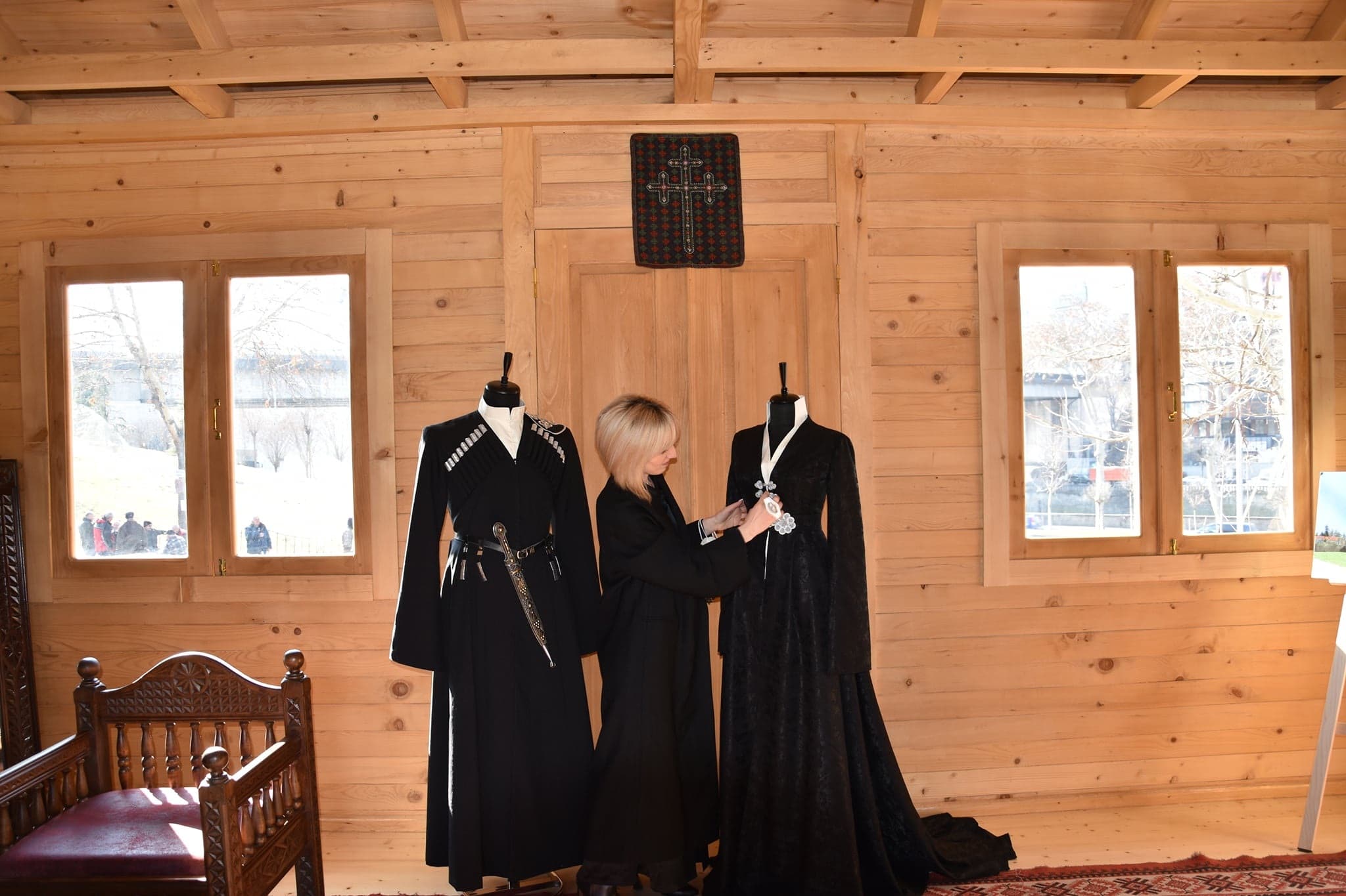 Frontnews image description