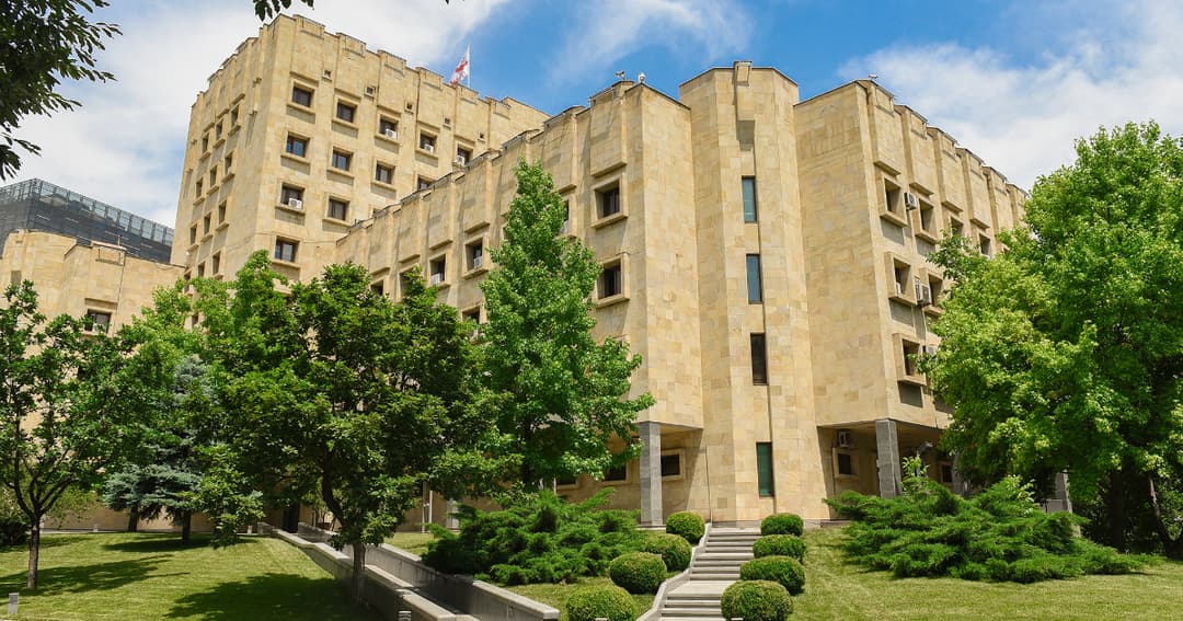 პროკურატურამ სამსახურებრივი გულგრილობის ფაქტზე ქუთაისის №16 საჯარო სკოლის დირექტორს ბრალდება წარუდგინა