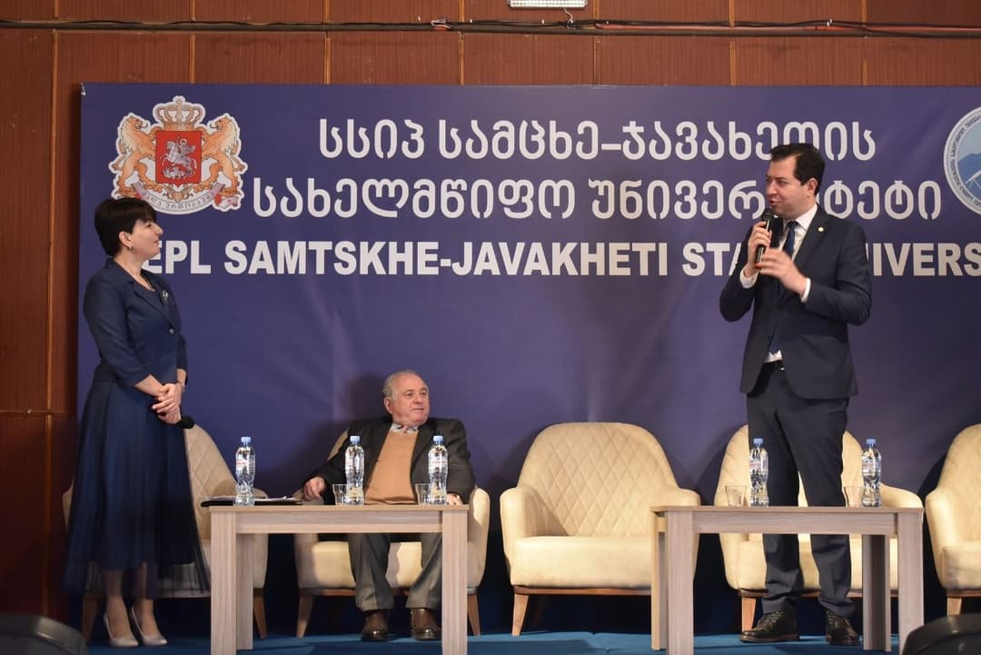 დავით ფაცაცია აფხაზური ცენტრის “მესხი ახალგაზრდები ერთობისათვის“ გახსნით ღონისძიებას დაესწრო