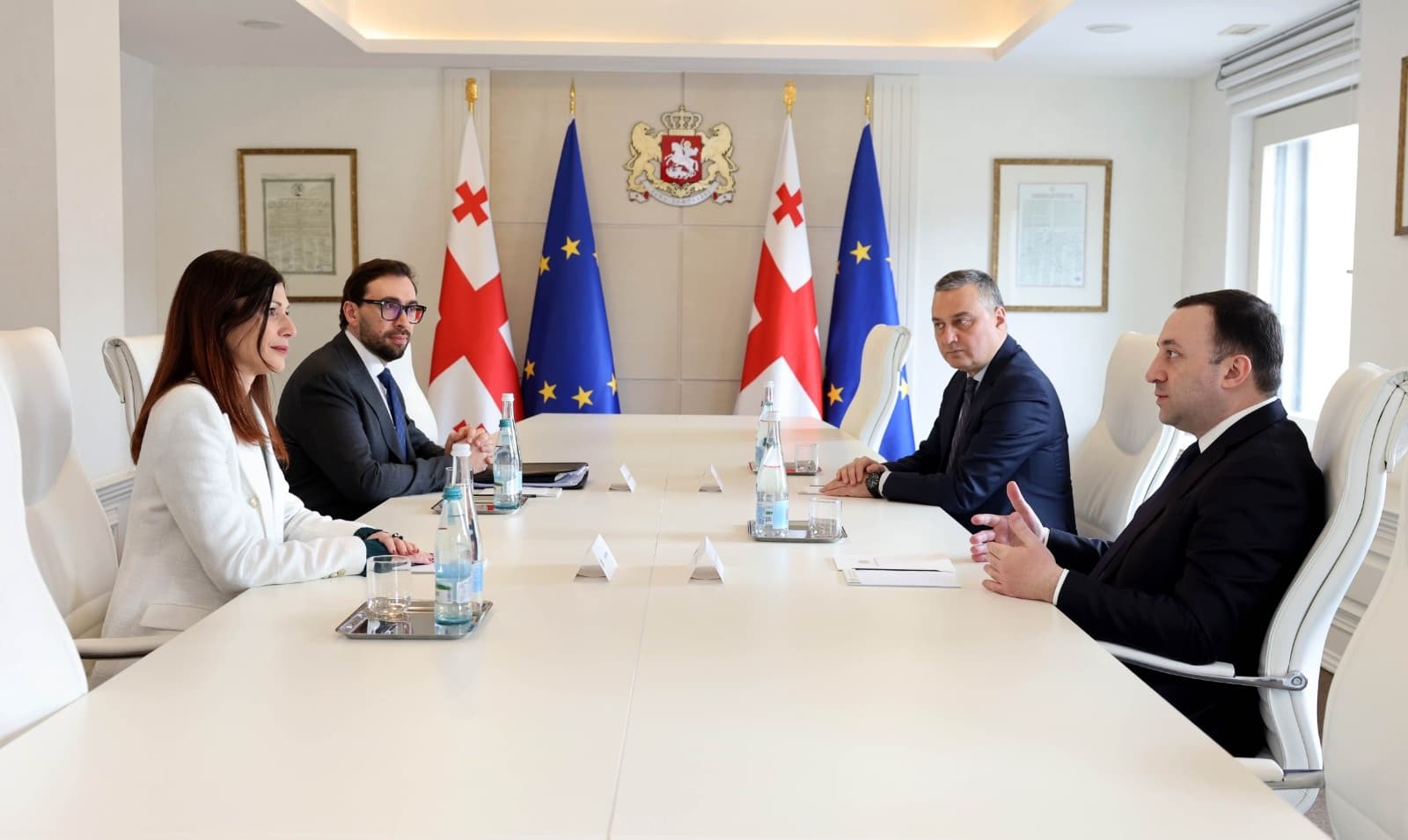 Frontnews image description