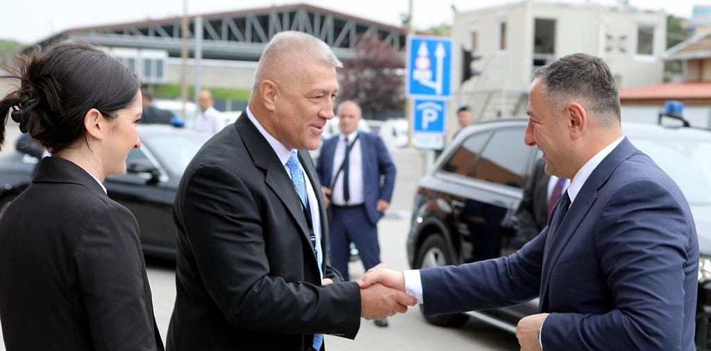 ვახტანგ გომელაური ოფიციალური ვიზიტის ფარგლებში უნგრეთის შსს-ს დანაყოფებს სტუმრობს