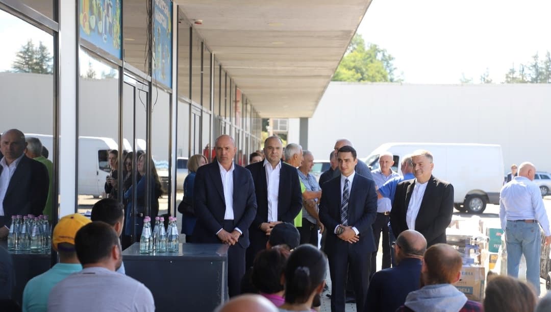 რუსლან აბაშიძემ აფხაზეთიდან დევნილ მეწარმეებს სპეციალური ინვენტარი გადასცა