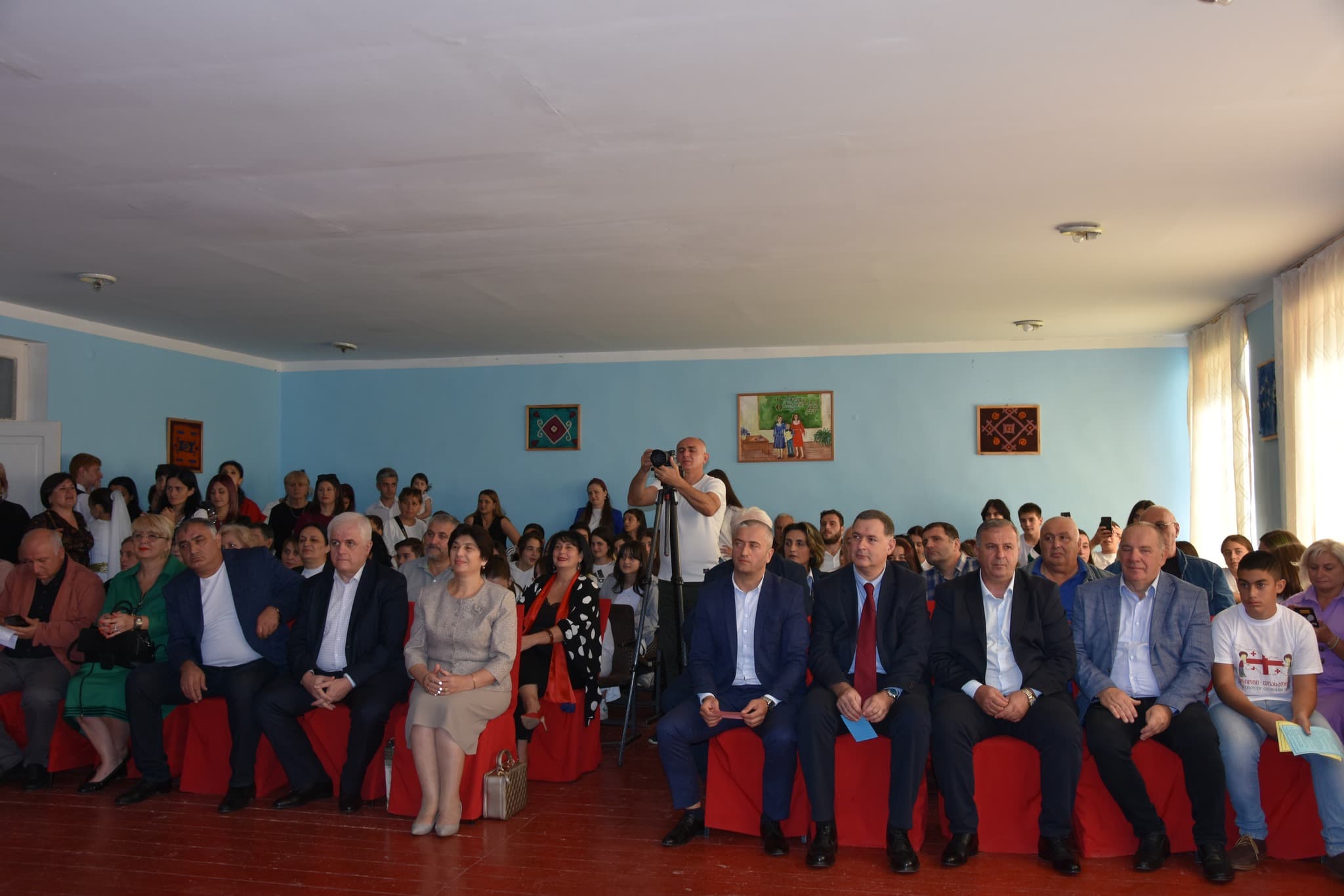 Frontnews image description