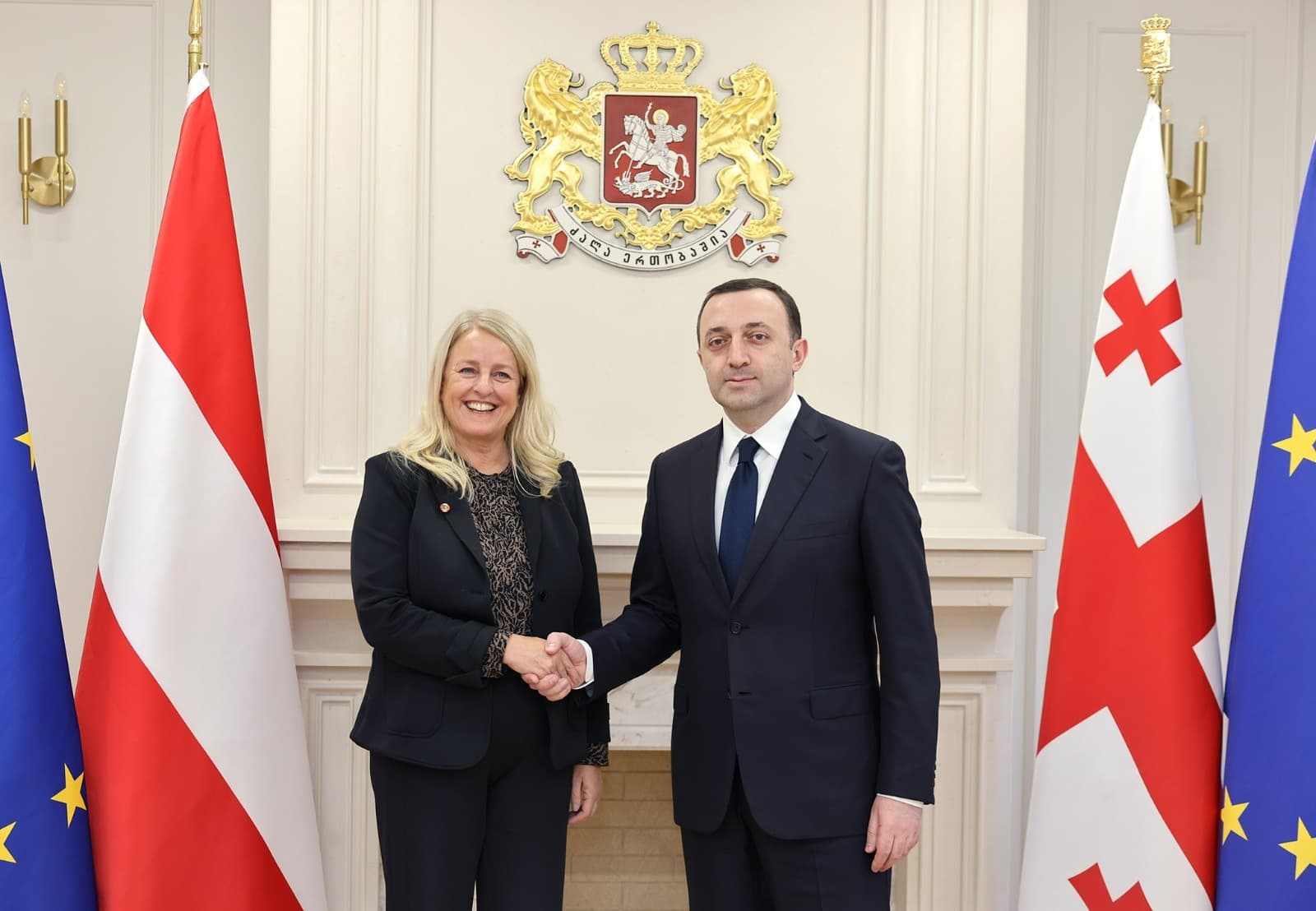 Frontnews image description