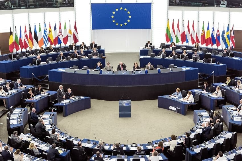 ევროპარლამენტი საქართველოს ხელისუფლებას მოუწოდებს, გაათავისუფლოს მიხეილ სააკაშვილი და მიეცეს მას მკურნალობის შესაძლებლობა საზღვარგარეთ