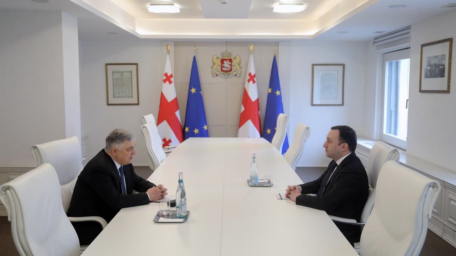 Frontnews image description