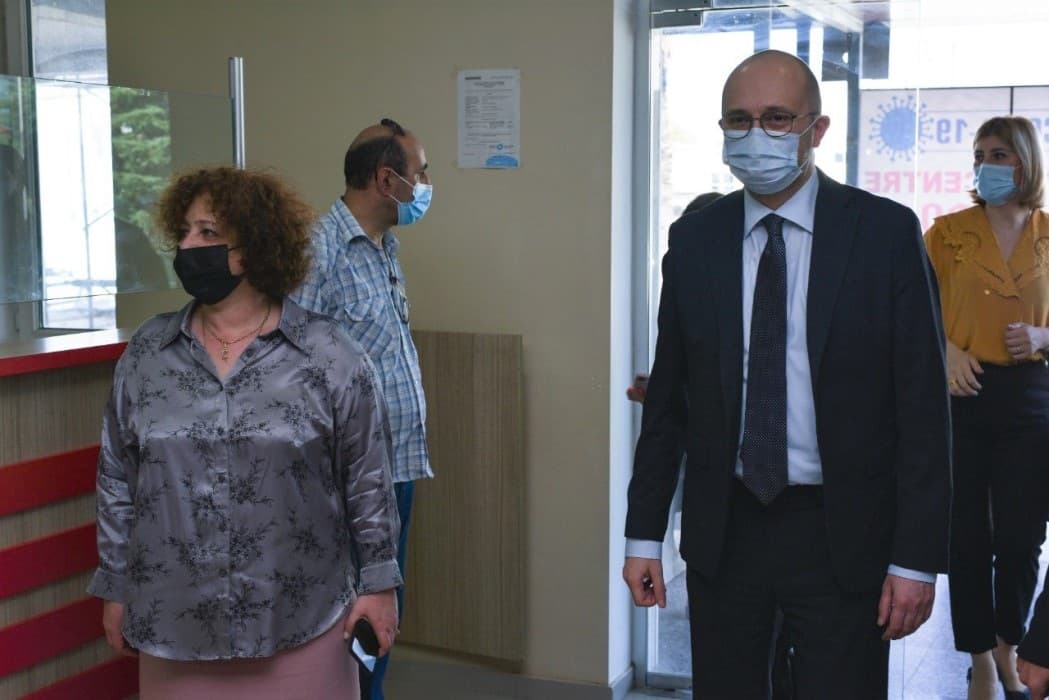 Frontnews image description