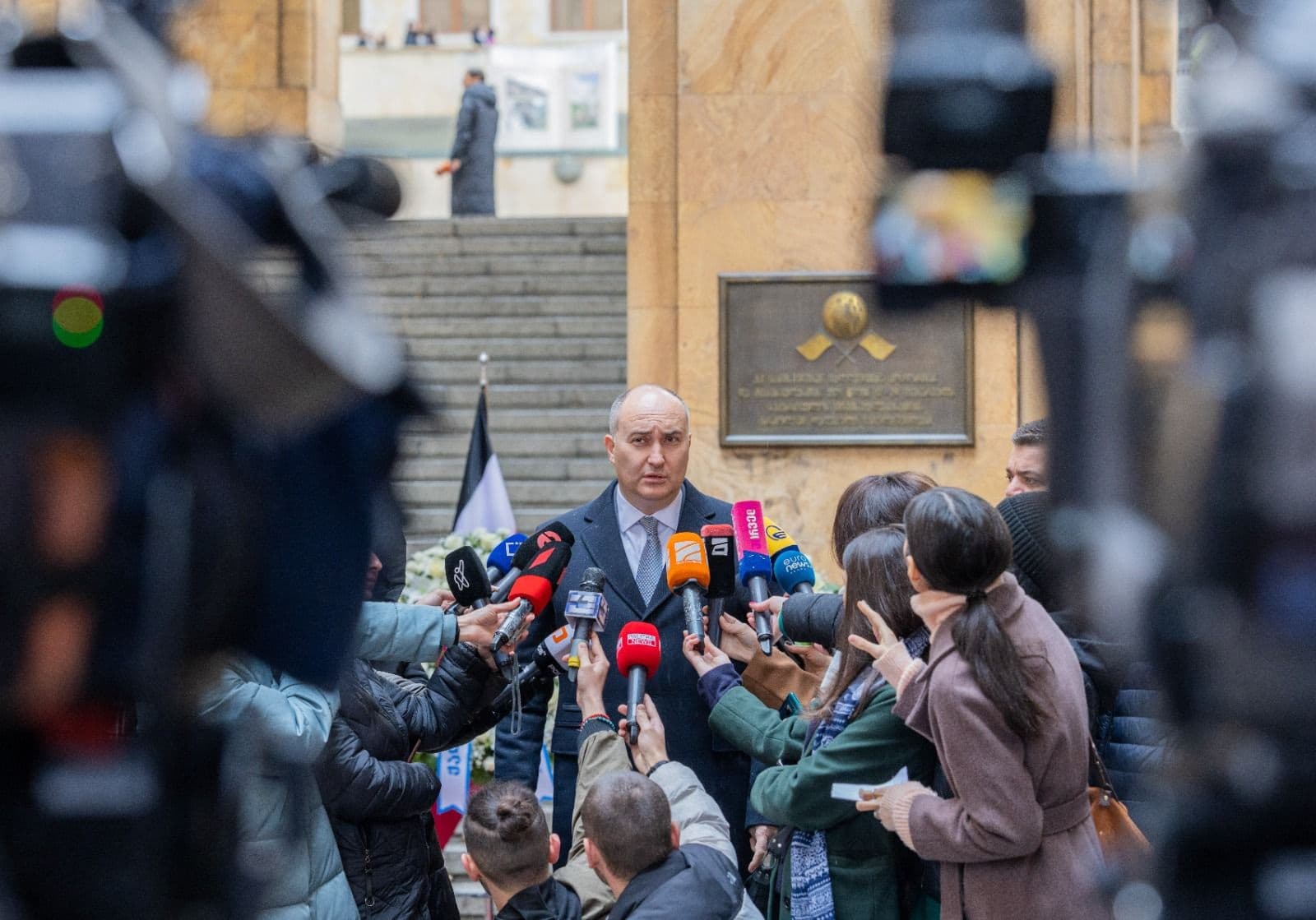 Frontnews image description