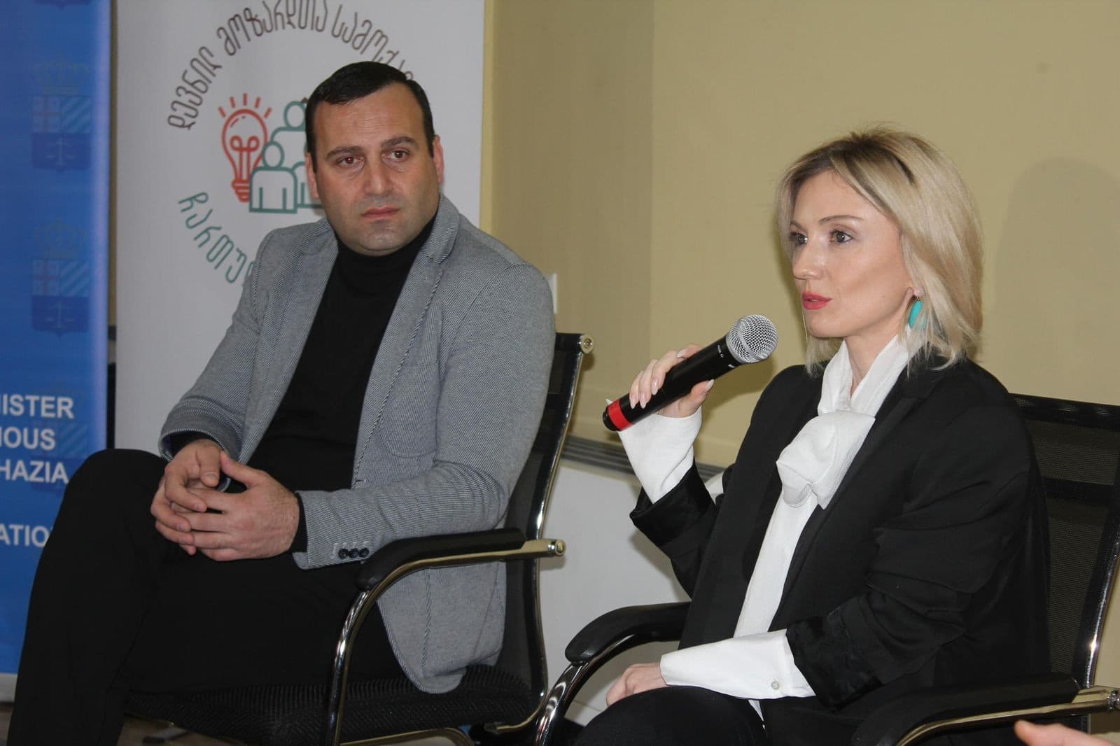 Frontnews image description