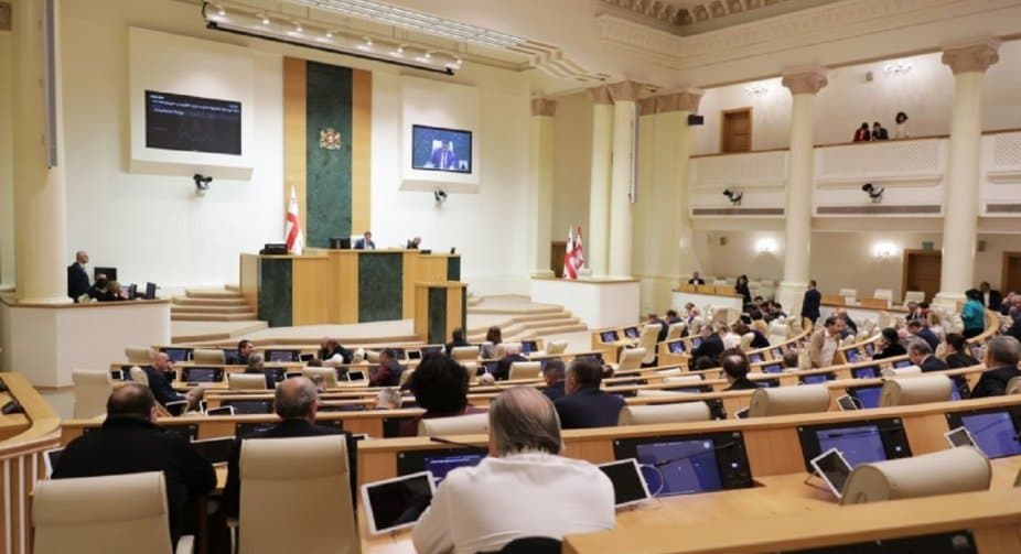 საგამოძიებო კომისიის შექმნაზე დადგენილების პროექტის კენჭისყრისთვის კვორუმი უკვე მესამედ არ შედგა