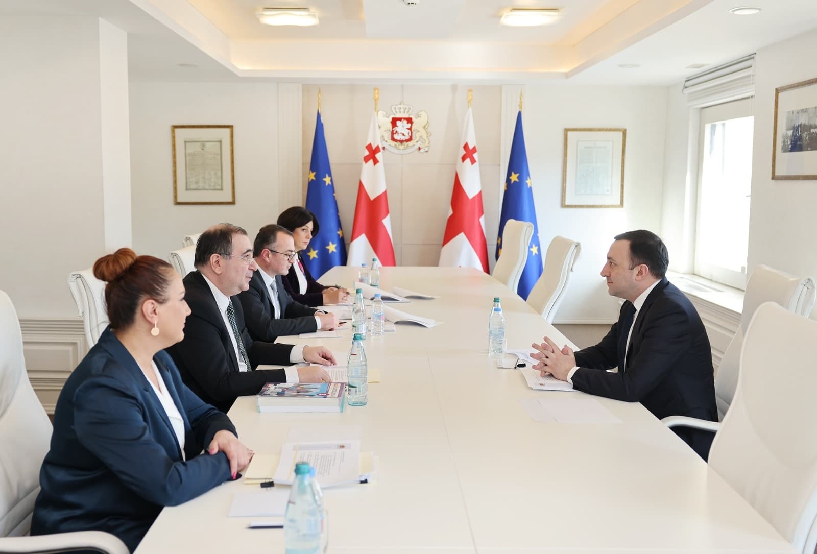 Frontnews image description